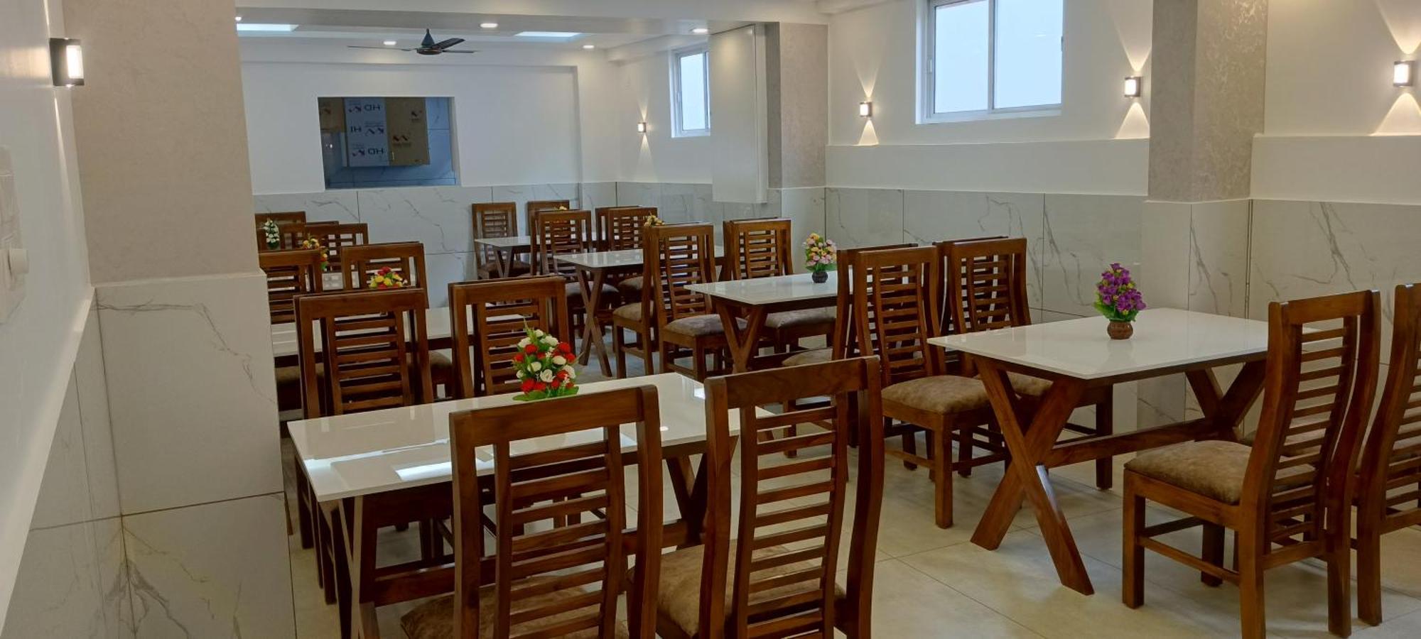 Cochin Airport Hotel Kochi Exterior photo