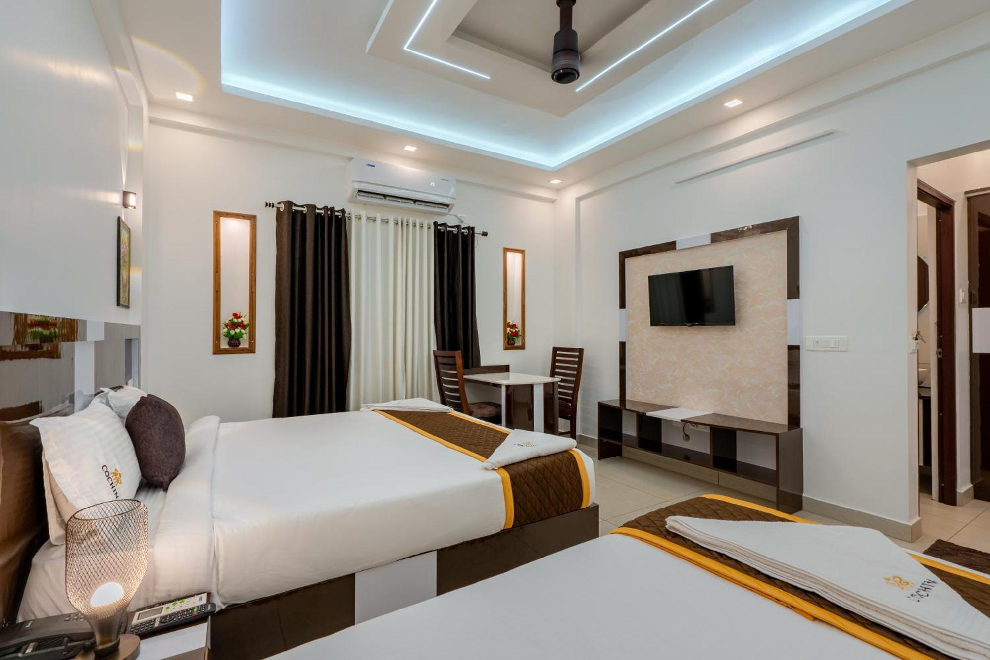 Cochin Airport Hotel Kochi Exterior photo