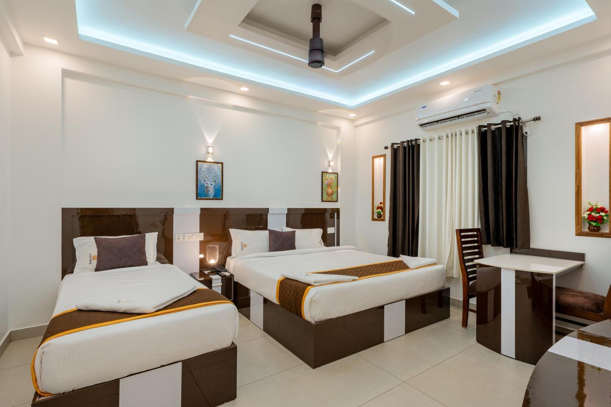 Cochin Airport Hotel Kochi Exterior photo
